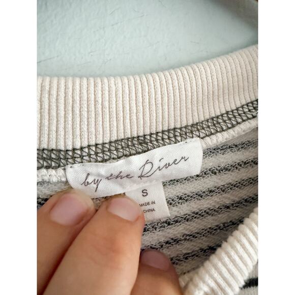 By the River | Striped Contrast Puff Sleeve Sweatshirt | Sz S - Picture 5 of 9